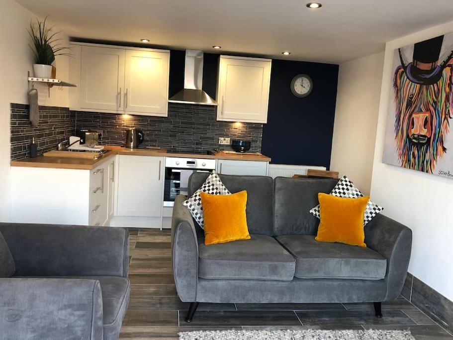 Mumbles - Modern Apartment With Panoramic Sea Views Oystermouth Exteriör bild