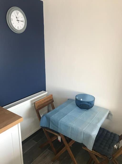 Mumbles - Modern Apartment With Panoramic Sea Views Oystermouth Exteriör bild