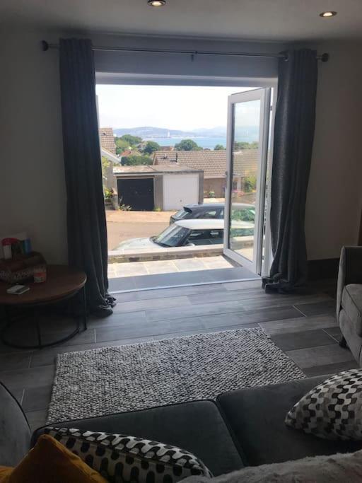 Mumbles - Modern Apartment With Panoramic Sea Views Oystermouth Exteriör bild