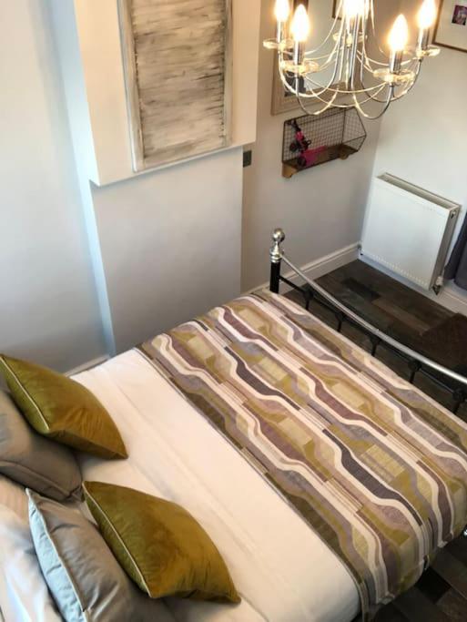 Mumbles - Modern Apartment With Panoramic Sea Views Oystermouth Exteriör bild