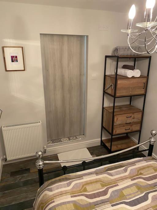Mumbles - Modern Apartment With Panoramic Sea Views Oystermouth Exteriör bild