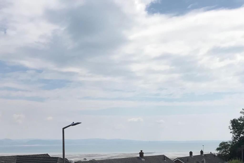 Mumbles - Modern Apartment With Panoramic Sea Views Oystermouth Exteriör bild